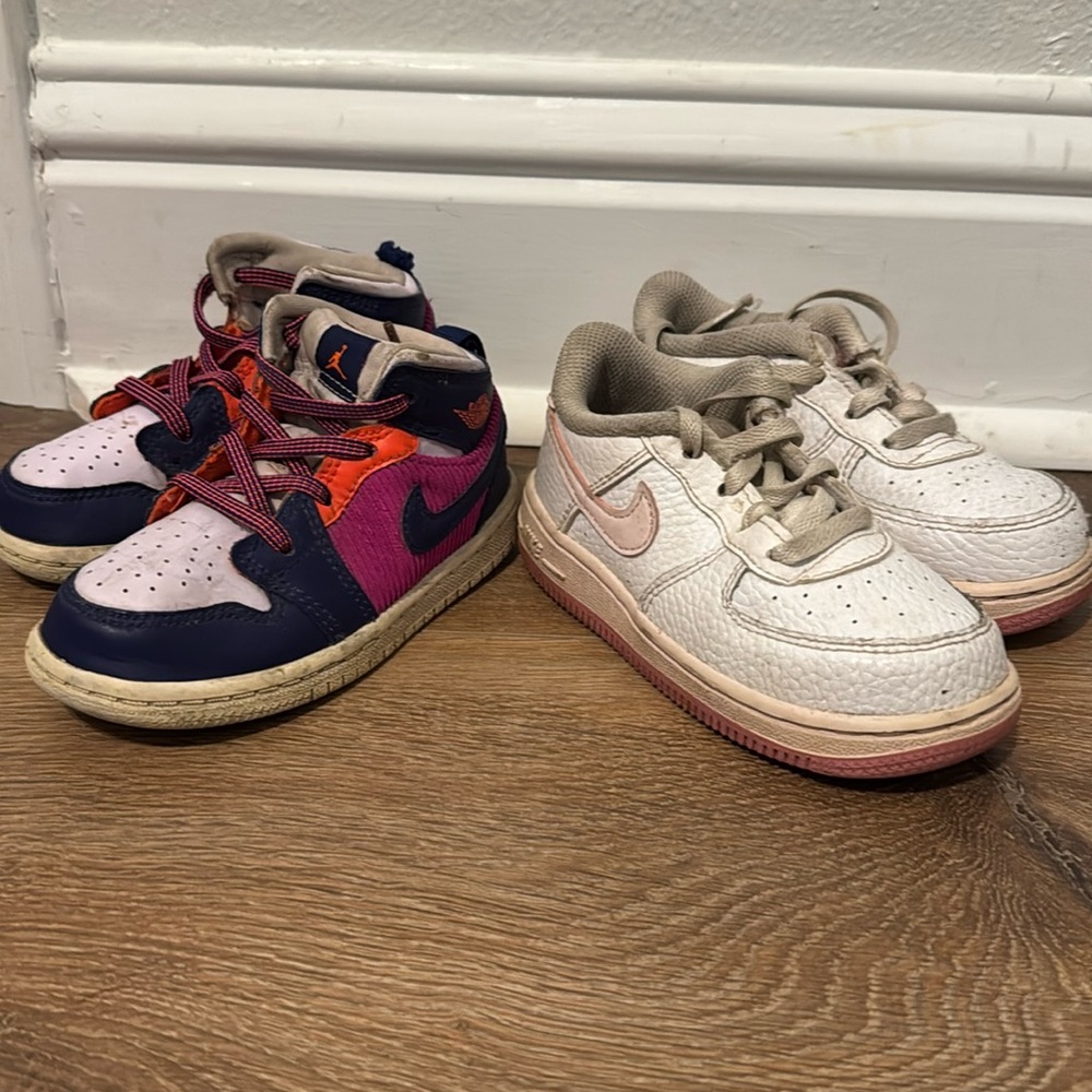Girls Nike Shoes - 8C